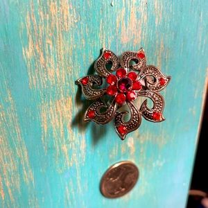 Metal flower rhinestone ring